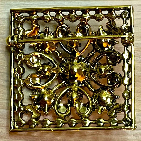 Vintage Square Brooch Pin Ornate - Picture 3 of 4